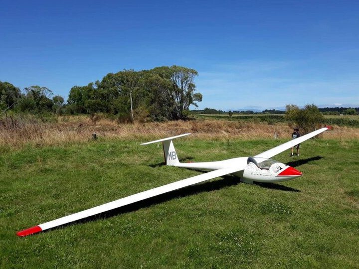 the club's single Astir CS-77